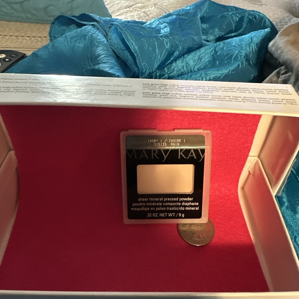 MARY KAY PRESSED POWDER SHEER MINERA IVORY 1